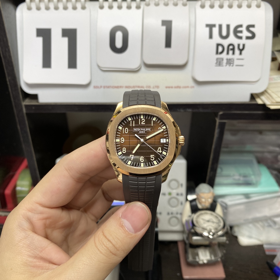 Patek Philippe Aquanaut Series 5167R-001, Rose Gold Case Coffee Dial Brown Strap, 40mm Size.