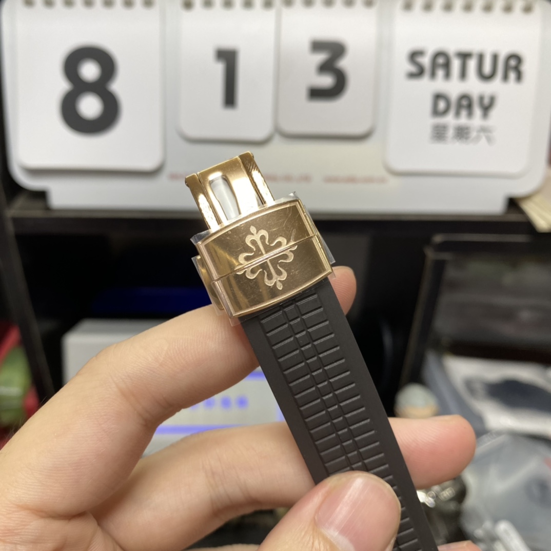 Patek Philippe Aquanaut Series 5167R-001, Rose Gold Case Coffee Dial Brown Strap, 40mm Size.