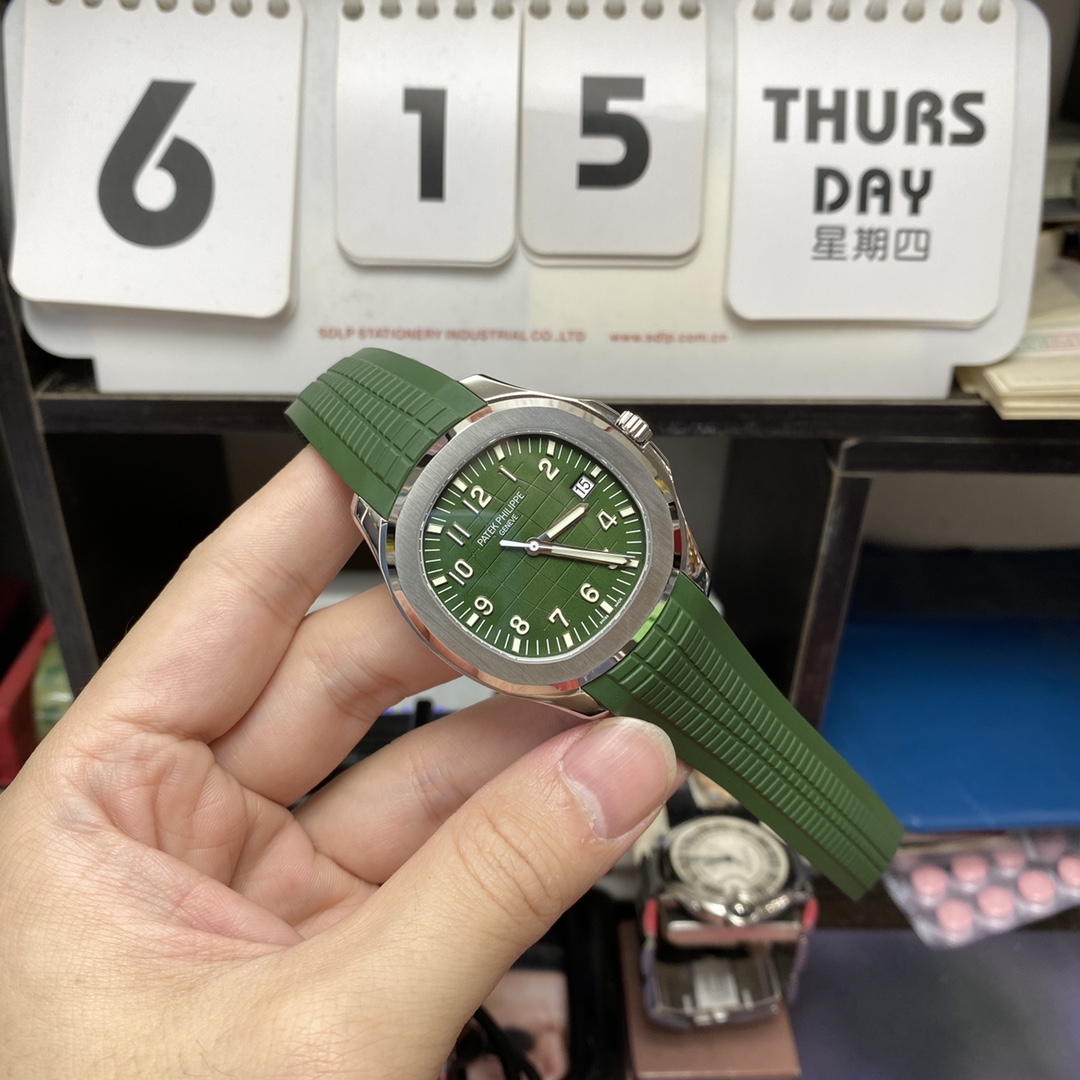 Patek Philippe Aquanaut Series 5168G-010, Green Dial Green Rubber Strap, 42.2mm Size.