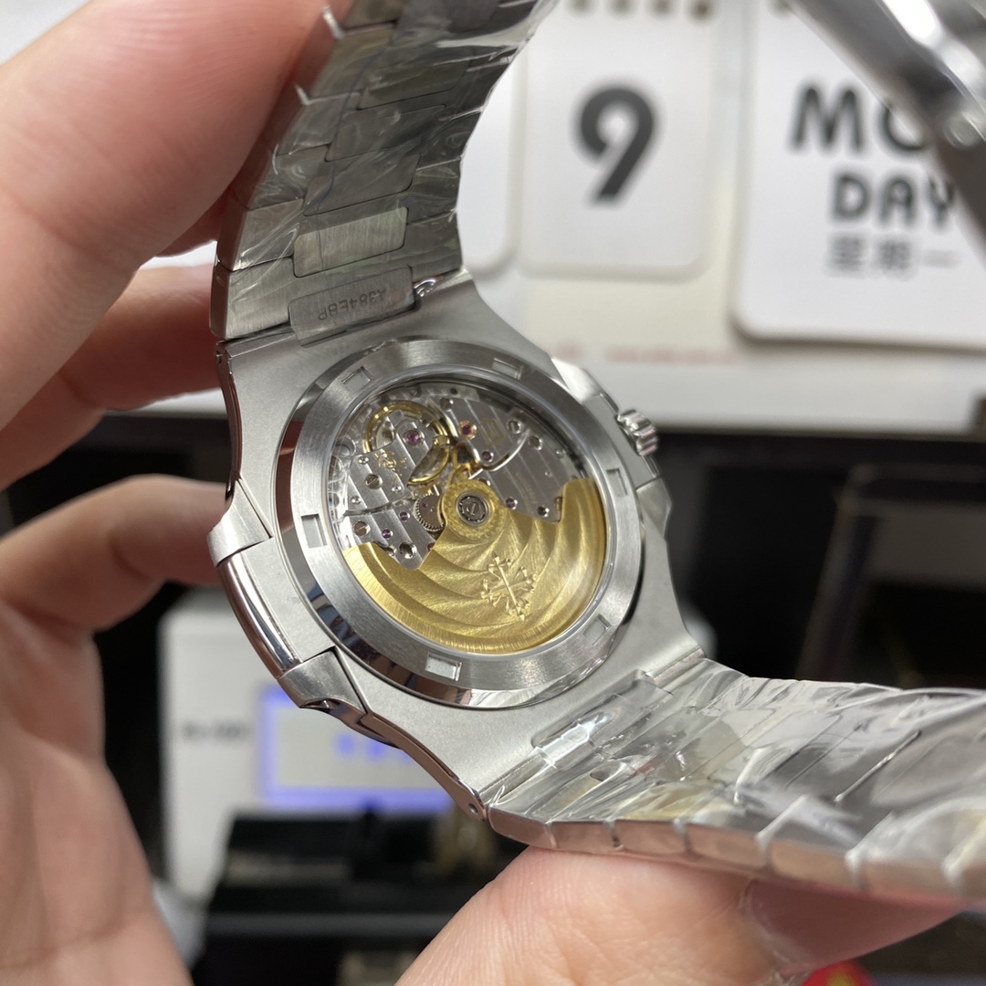 Patek Philippe Nautilus series 57111A-011, White Dial, 40mm Size.