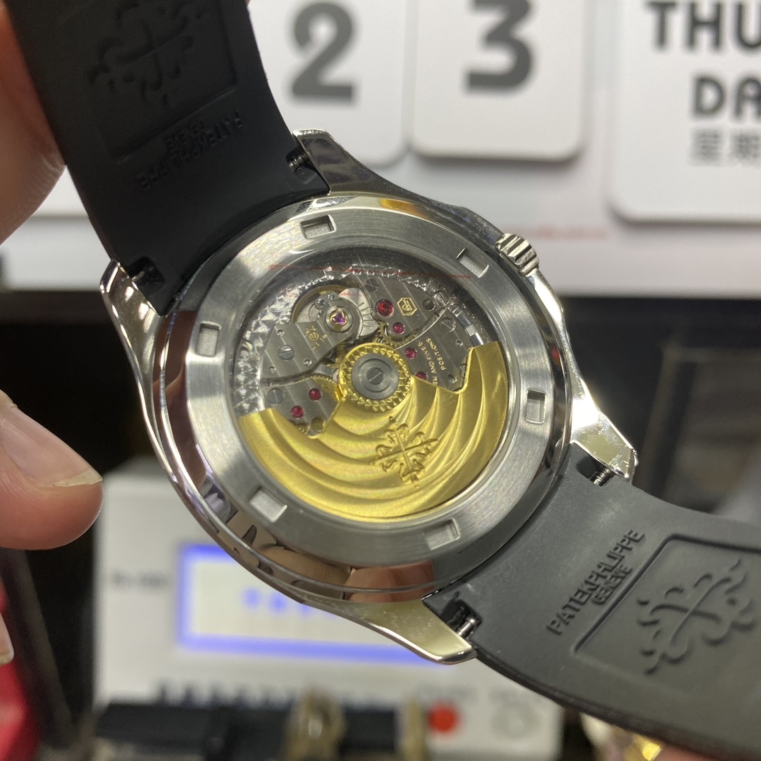 Patek Philippe Aquanaut Series 5167A-001, Black Dial, 40mm Size.