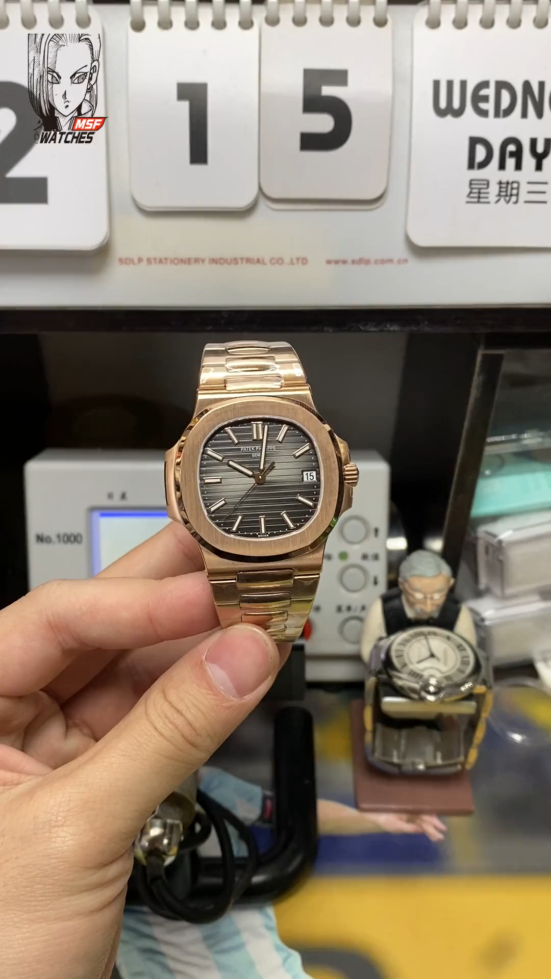 Patek Philippe Nautilus series 5711 Rose Gold Case with grey Dial Steel Bracelet, 40mm Size.