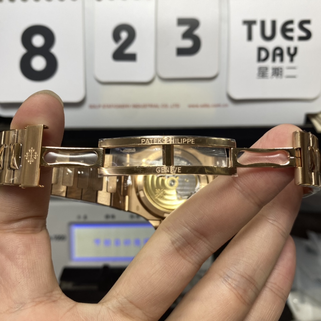 Patek Philippe Nautilus series 57111R-001, Rose Gold Case with Gradient Dark Brown Dial Steel Bracelet, 40mm Size.