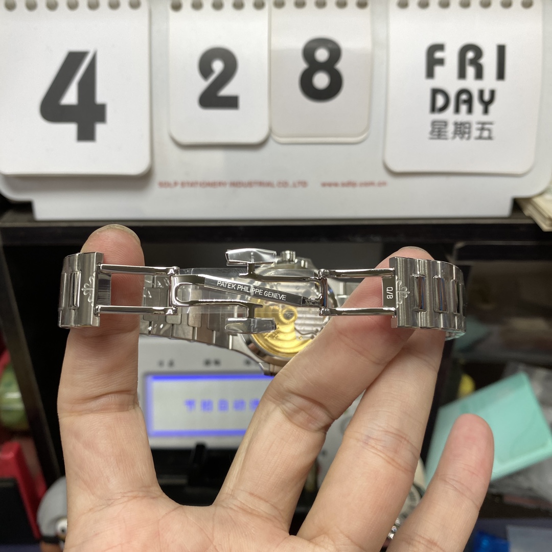 Patek Philippe Nautilus series 71181A-010, White Dial with Steel Bracelet Version, 35.2mm size.