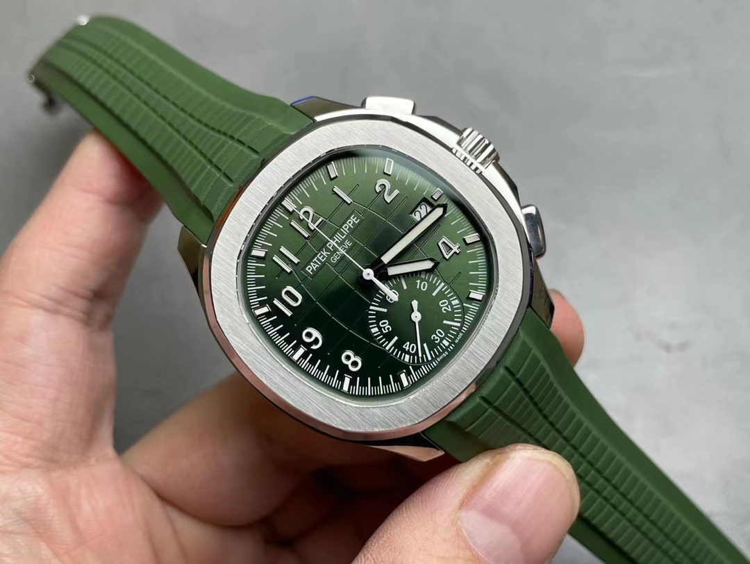 Patek Philippe Aquanaut Series 5968G-010, Khaki Green Dial, 42.2mm size.