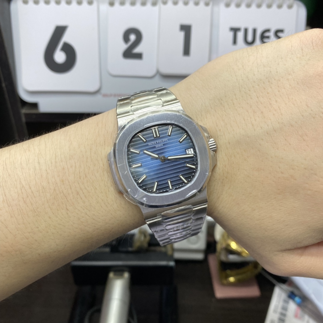 Patek Philippe Nautilus series 58111G-001, White Case with Blue Dial, 40mm Size.