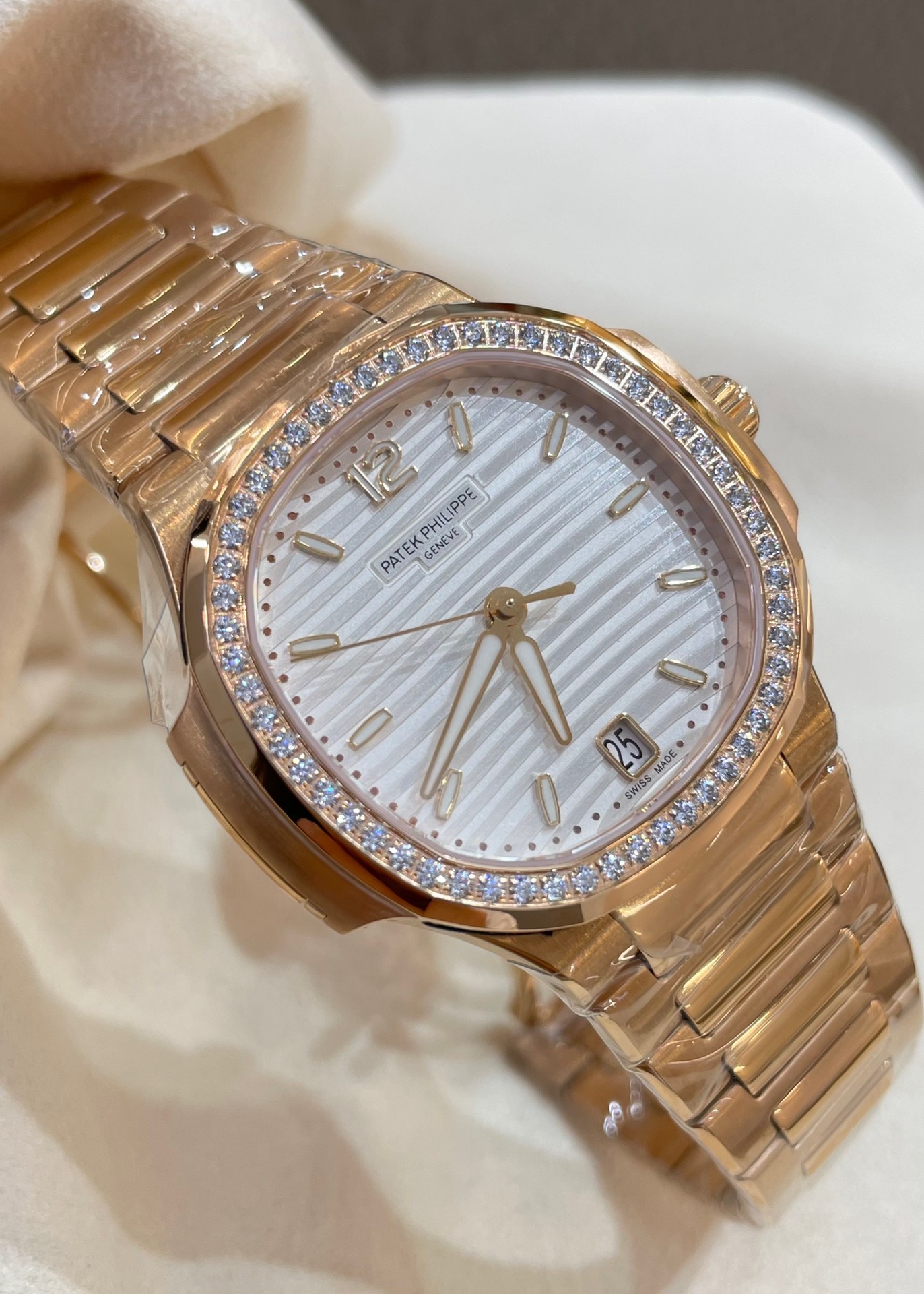 Patek Philippe Nautilus Sporty Elegance Series 71181200R-001, Silver Dial, 35.2mm size WOMEN