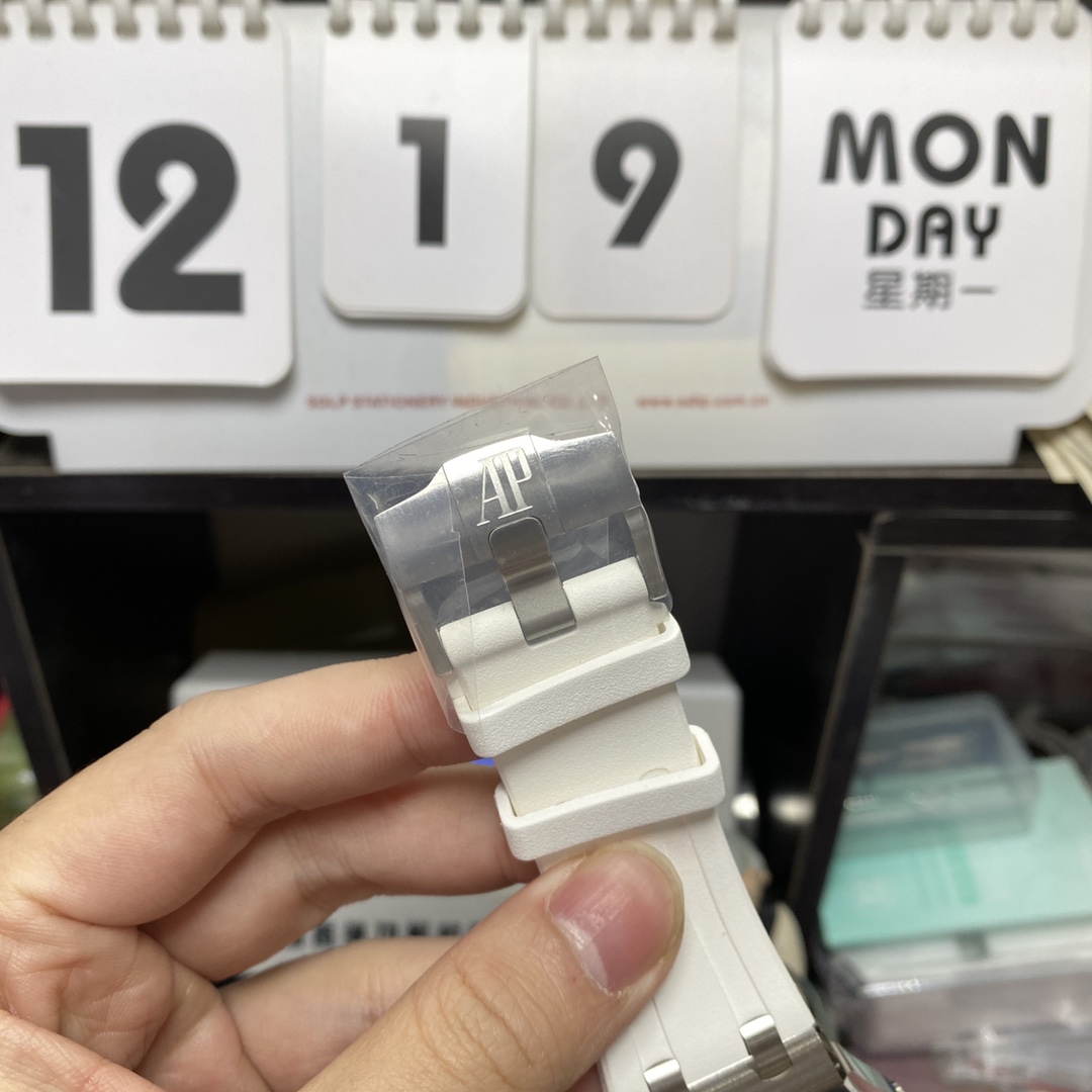 Audemars Piguet Royal Oak Offshore Series 15710ST.OO.A010CA.01, White Dial White Rubber Strap, 42mm size.