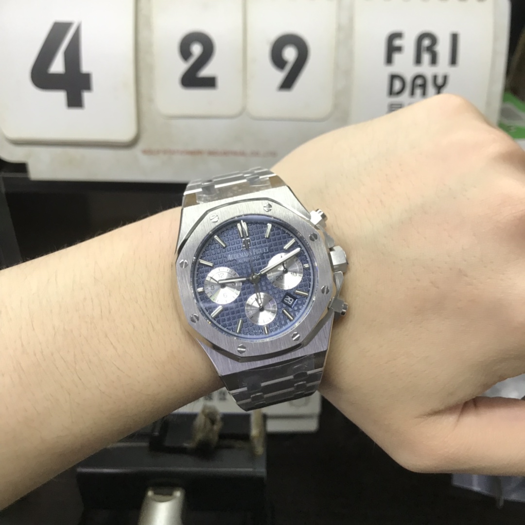 Audemars Piguet Royal Oak Offshore Series 26331ST.OO.1220ST.01, Ice Blue Dial, 41mm size.