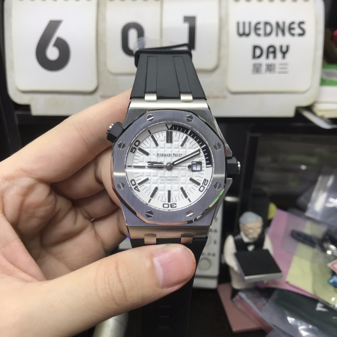 Audemars Piguet Royal Oak Offshore Series 15710ST.OO.A002CA.02, White Dial Rubber Strap, 42mm Size.