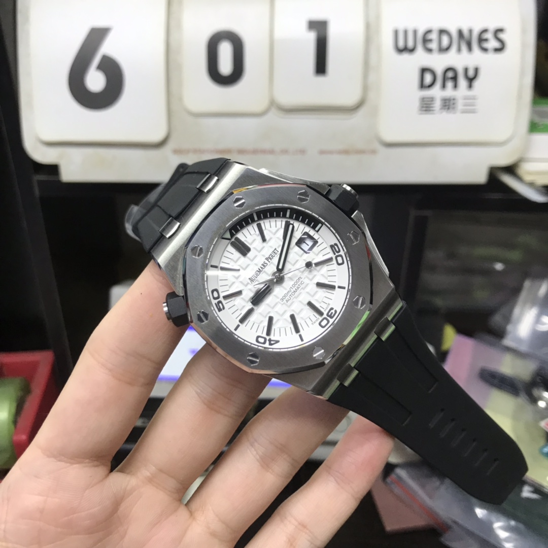 Audemars Piguet Royal Oak Offshore Series 15710ST.OO.A002CA.02, White Dial Rubber Strap, 42mm Size.