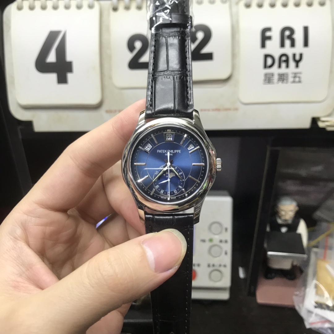 Patek Philippe Classical Watch Complicated Timepiece Series 5205G-013, Blue Dial, 40mm Size.