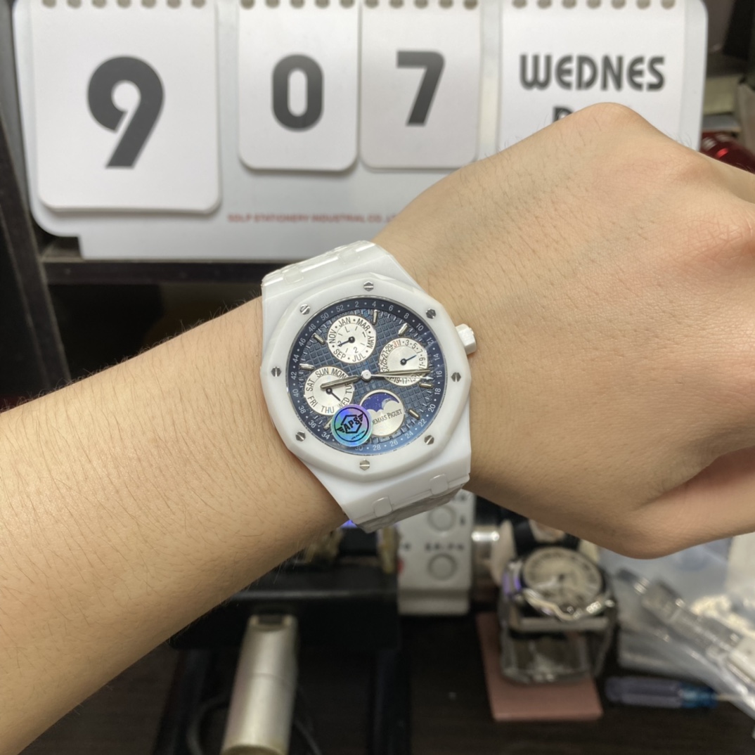 Audemars Piguet Royal Oak Offshore Series 26579CB.OO.1225CB.01, White Ceramic Blue Dial Full Ceramic Case Complete, Date Day Month Moon Phase Functions, 41mm size.