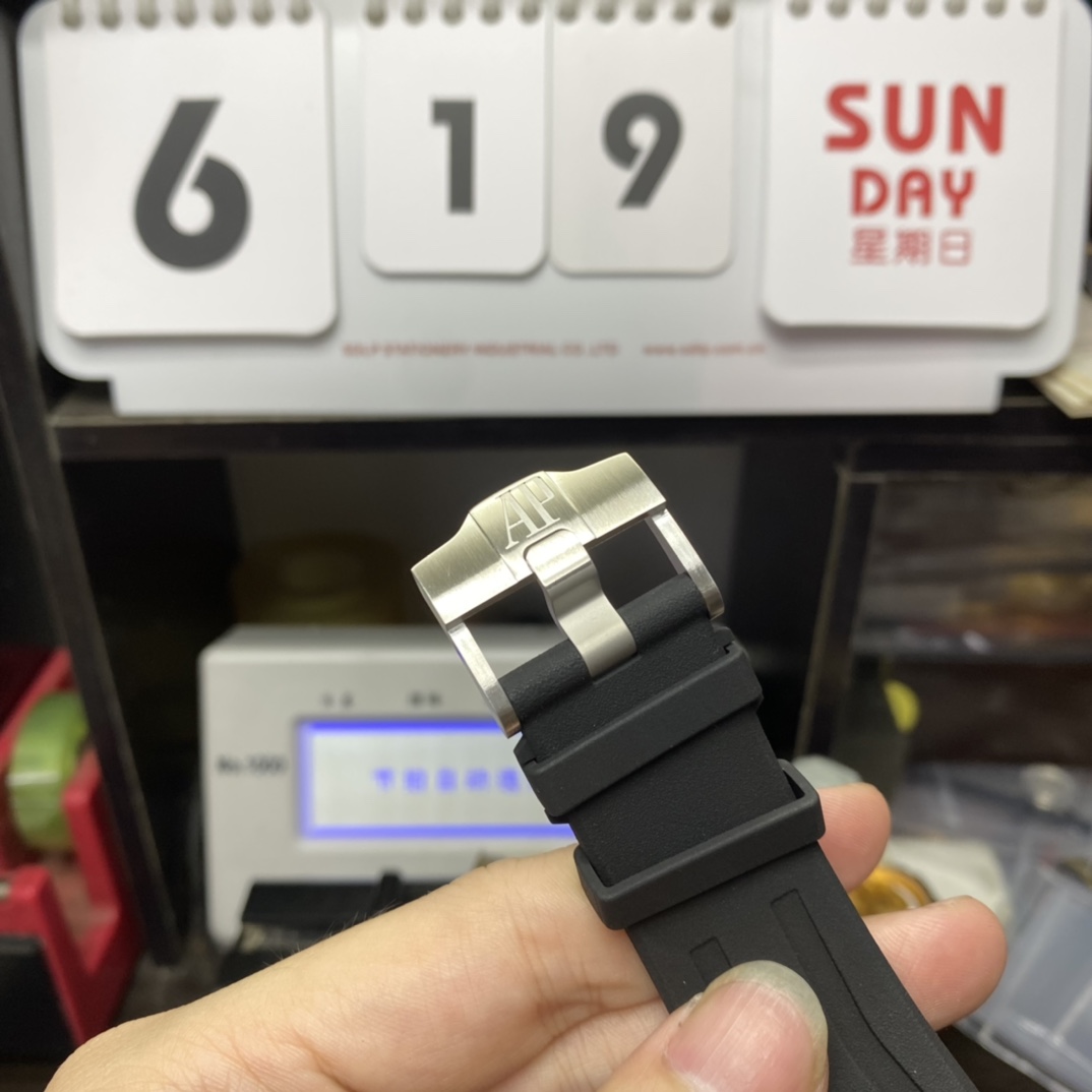 Audemars Piguet Royal Oak Offshore Series 26405CE.OO.A002CA.02, Ceramic Case, 44mm size.