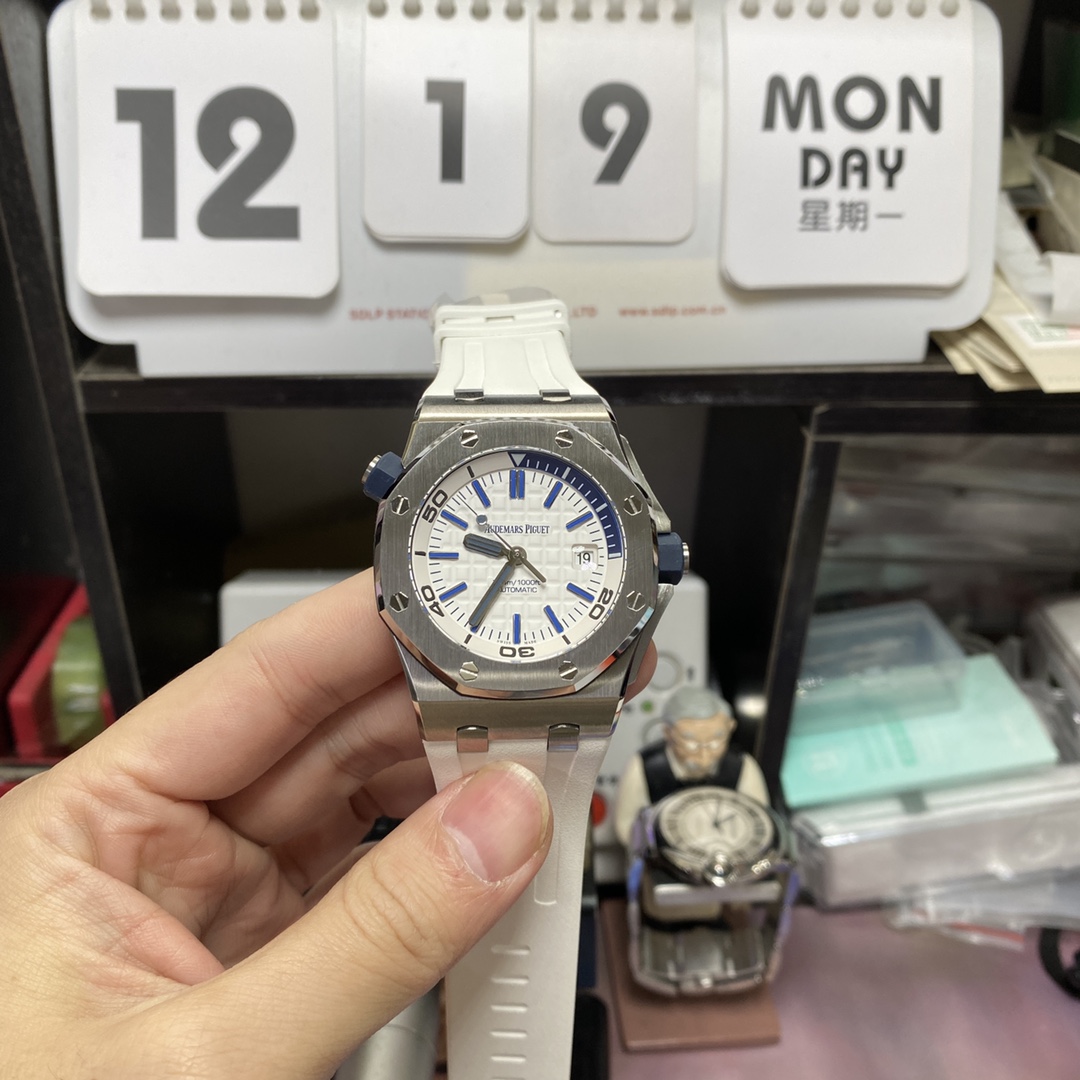 Audemars Piguet Royal Oak Offshore Series 15710ST.OO.A010CA.01, White Dial White Rubber Strap, 42mm size.