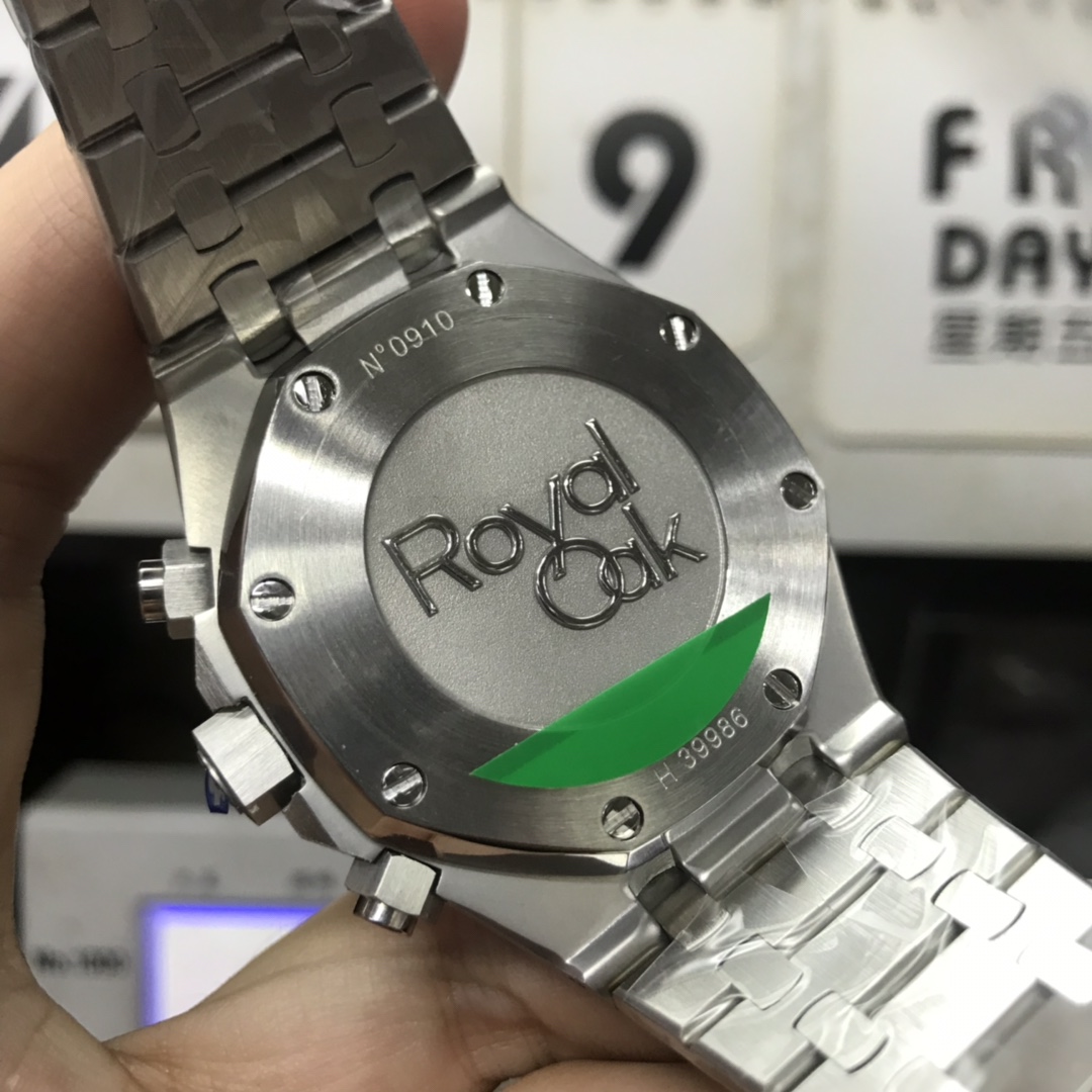 Audemars Piguet Royal Oak Offshore Series 26331ST.OO.1220ST.01, Ice Blue Dial, 41mm size.