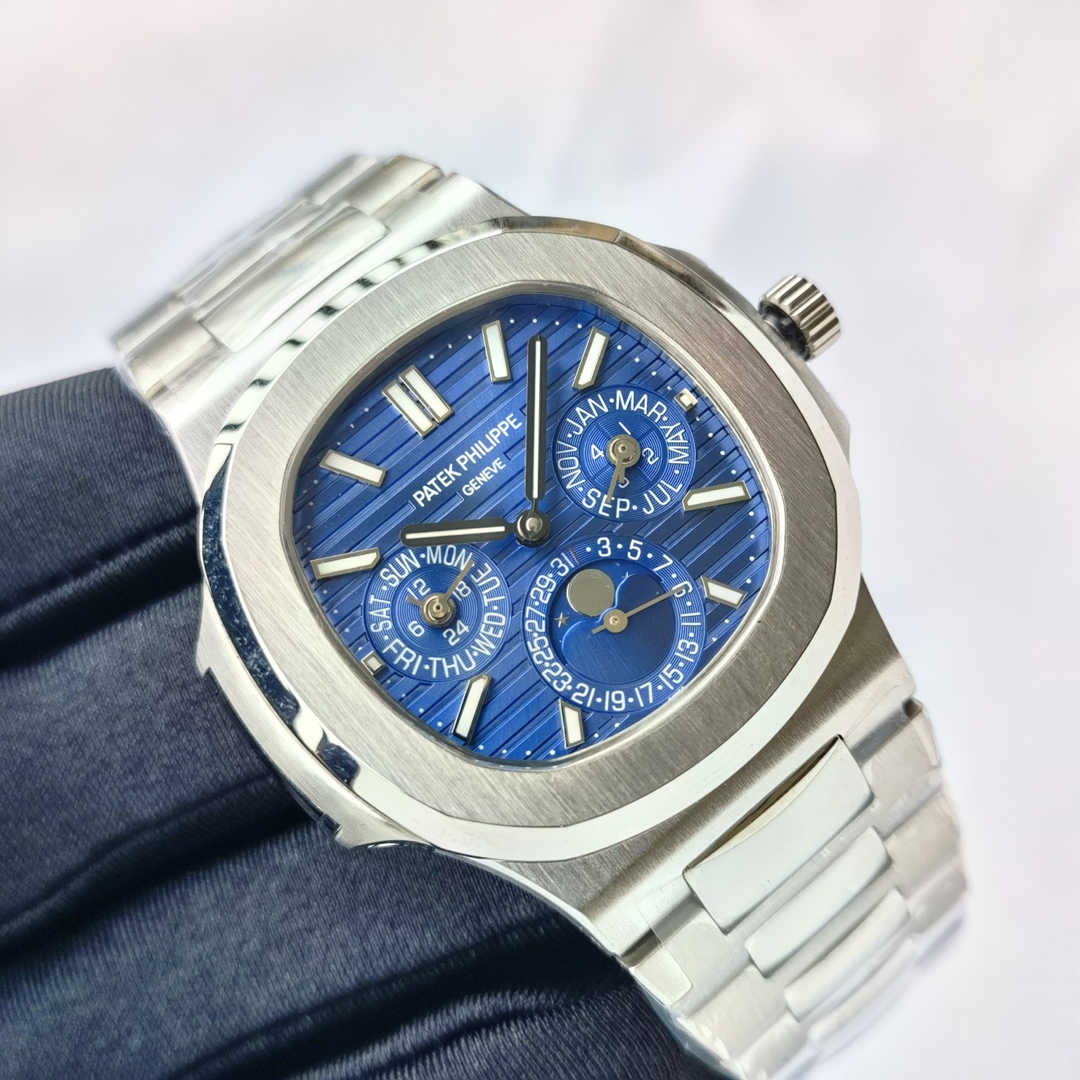 Patek Philippe Nautilus 5740/1G-001- super complex multi-functional