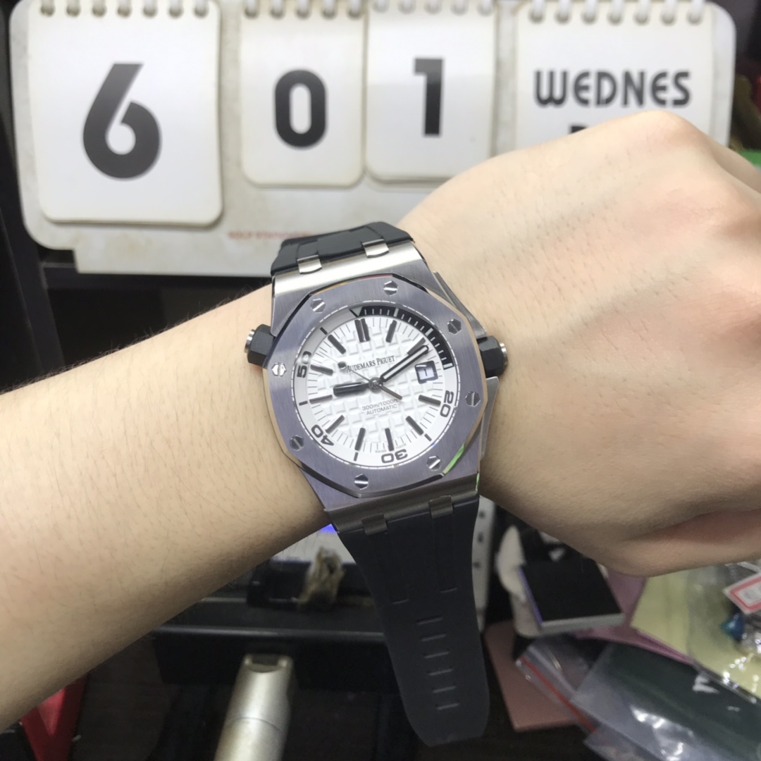 Audemars Piguet Royal Oak Offshore Series 15710ST.OO.A002CA.02, White Dial Rubber Strap, 42mm Size.