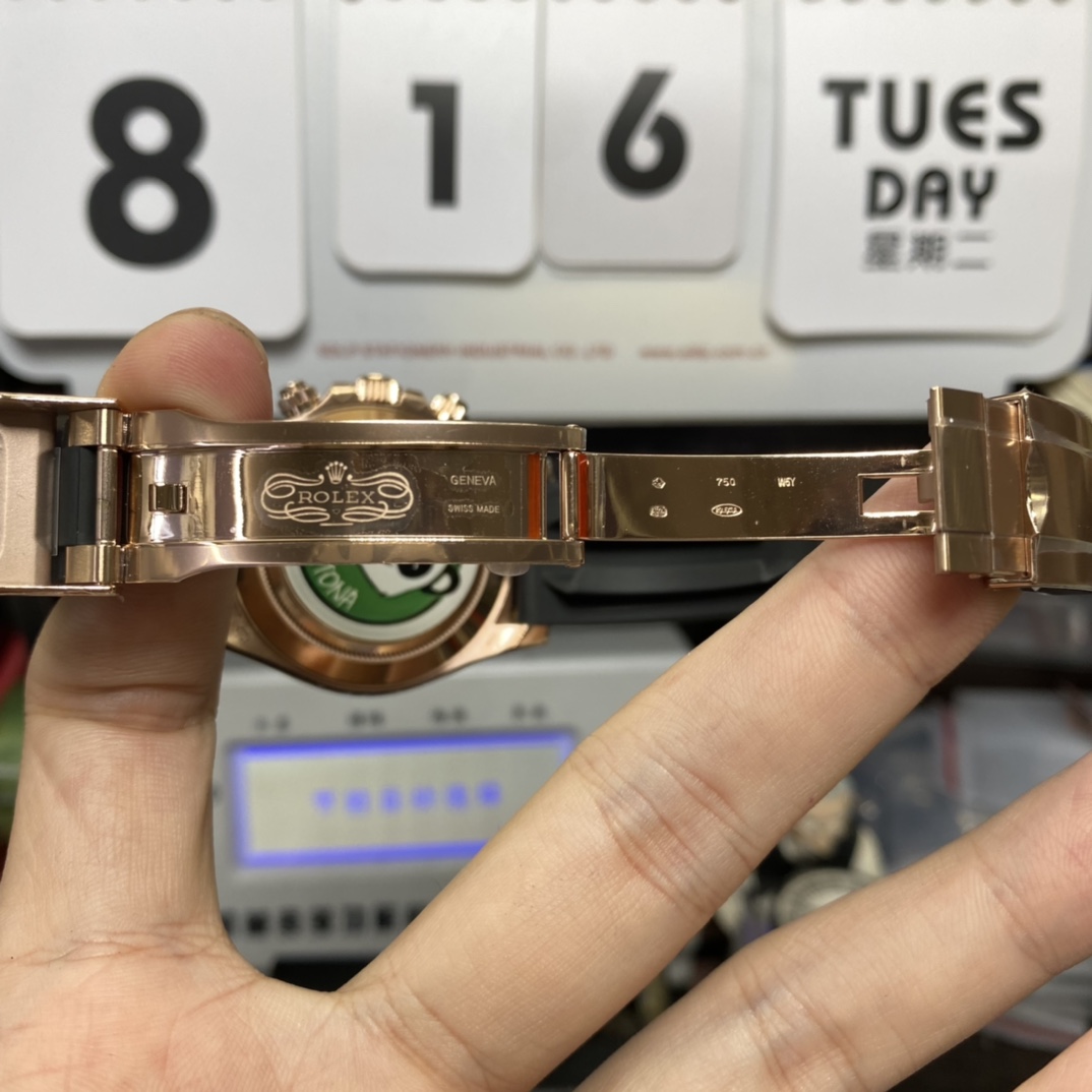 Rolex Cosmograph Daytona Series m116515ln-0018, rose gold case pink dial ceramic bezel, 40mm size.