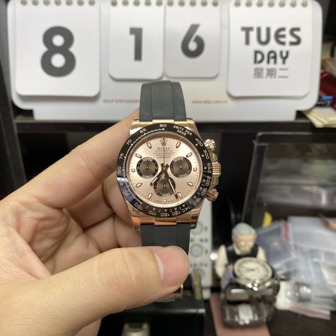 Rolex Cosmograph Daytona Series m116515ln-0018, rose gold case pink dial ceramic bezel, 40mm size.