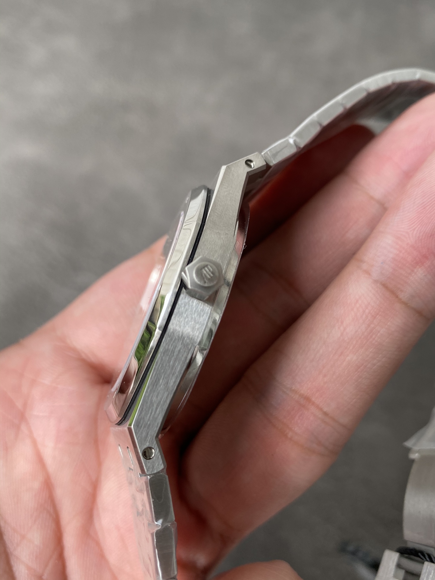 Audemars Piguet Royal Oak Offshore Series 15202ST.OO.1240ST.01, Blue Dial, 39mm Size.