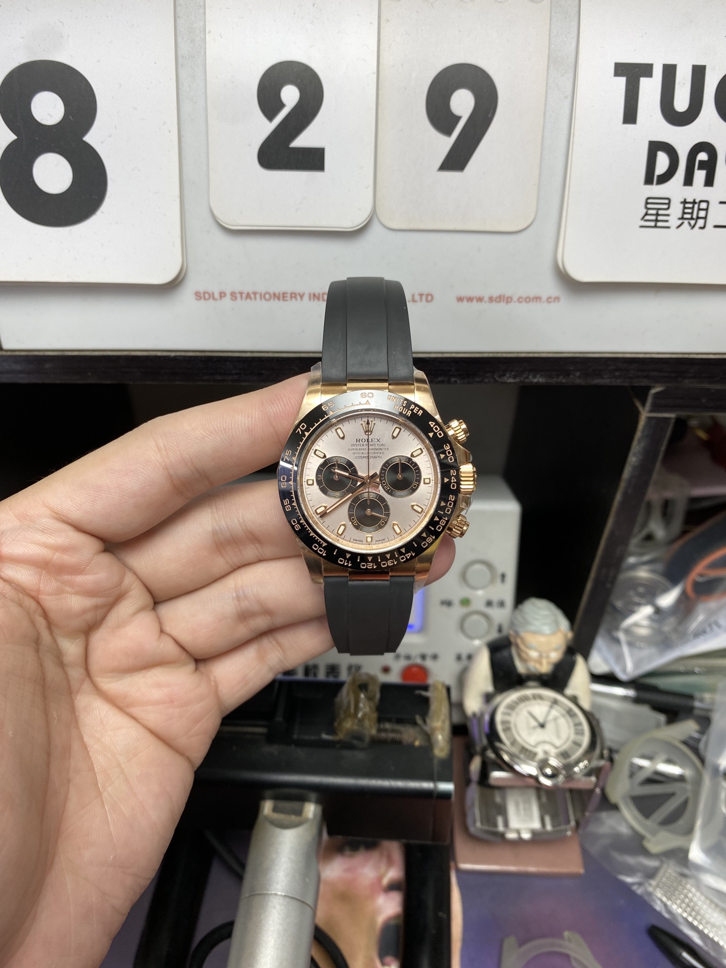 Rolex Cosmograph Daytona Series m126515ln-0006, Rose Gold Case Pink Dial Ceramic Bezel, 40mm Size.