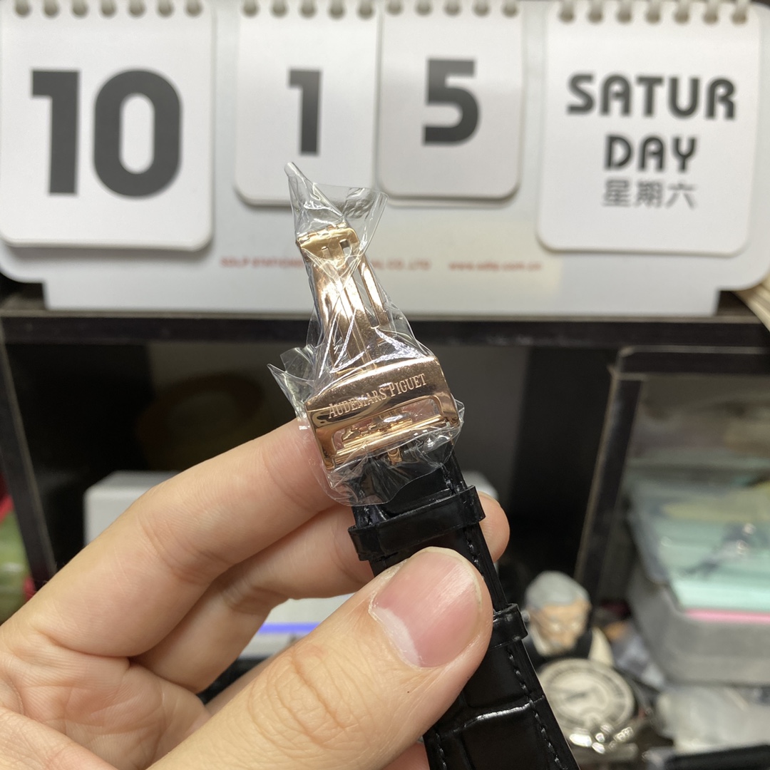 Audemars Piguet Royal Oak Offshore Series 15400 rose gold case full diamond 41mm size