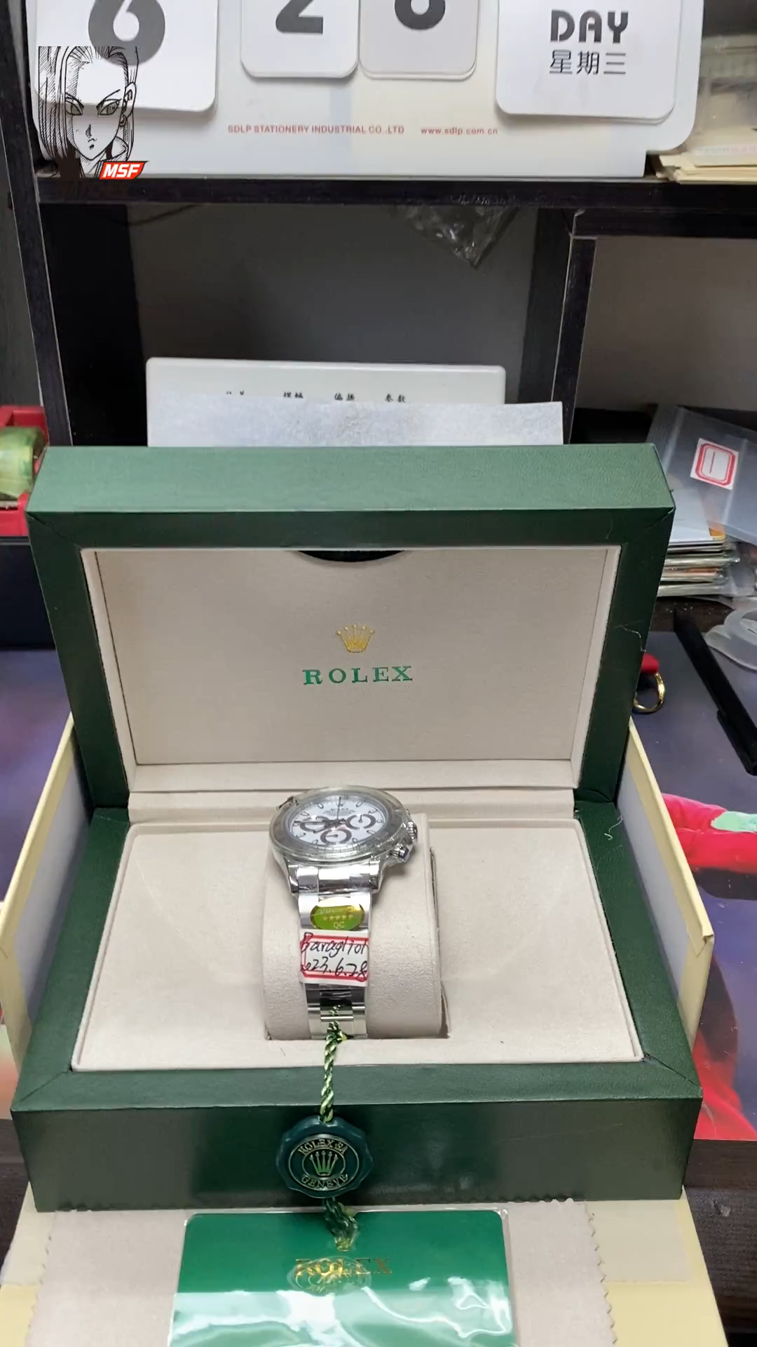 Rolex Cosmograph Daytona Series with white dial 904L steel Bezel, 40 mm size.