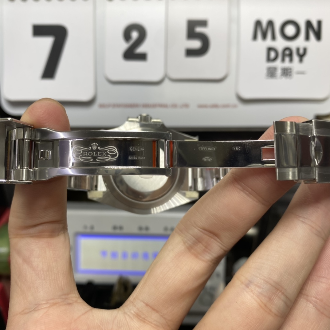 Rolex GMT-Master II series 116710LN-0001, All-Black Bezel Black Dial Green Hands, 40mm Size.