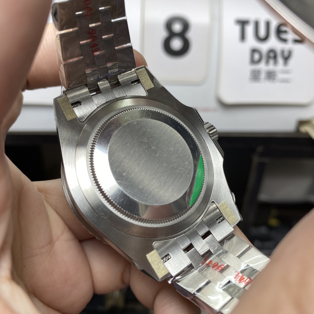 Rolex GMT-Master II series m126720vtnr-0002, Black-Green Bezel 