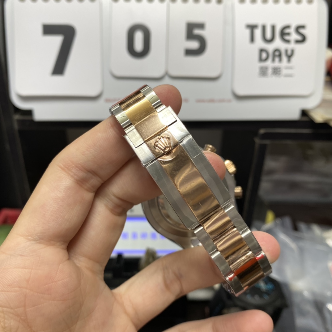 Rolex Yacht-Master series m116681-0002, Blue Ceramic Bezel White Dial Steel Bracelet, Chronograph function, 44mm size.