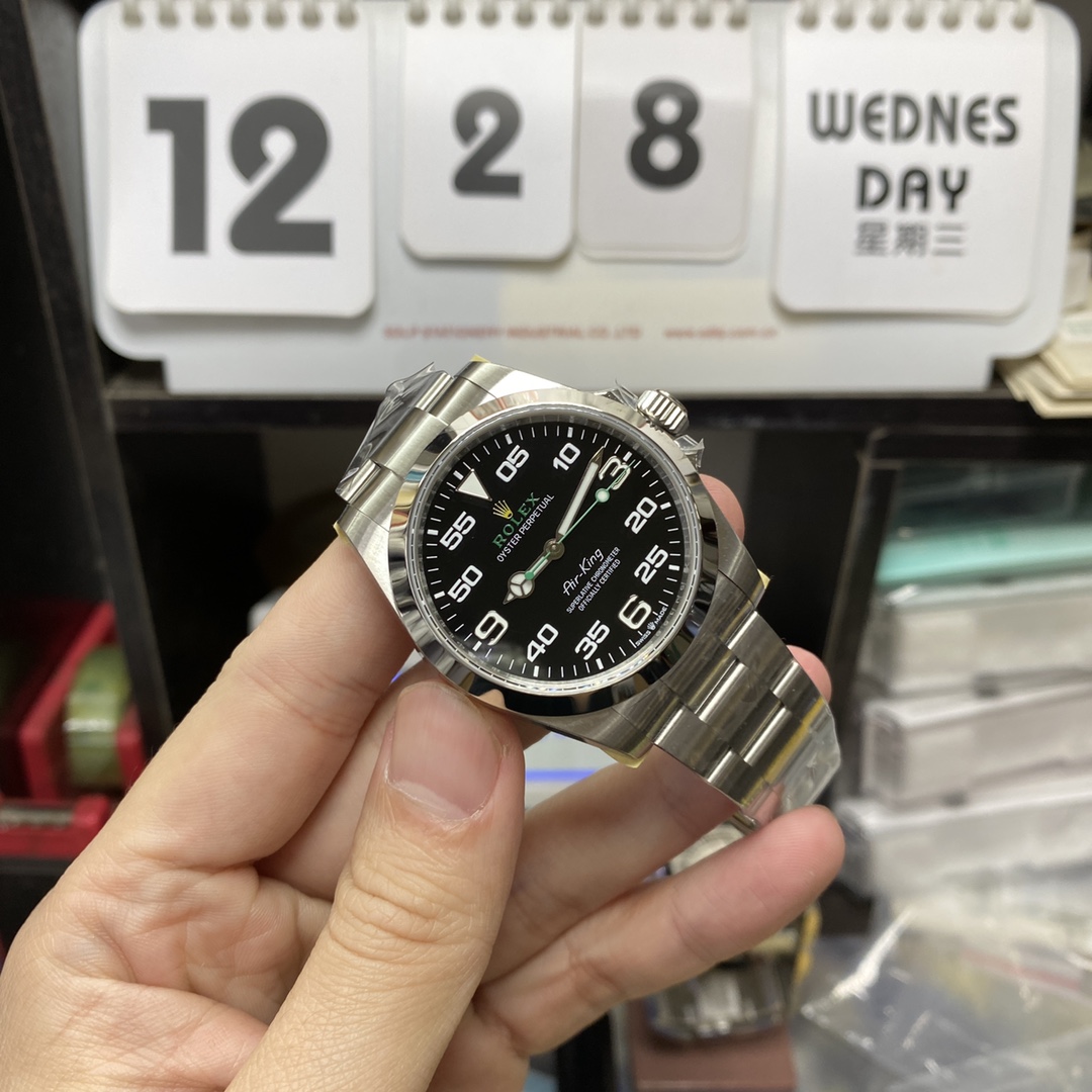 Rolex Air-King series M126900-0001, Green Hand, 40mm size.