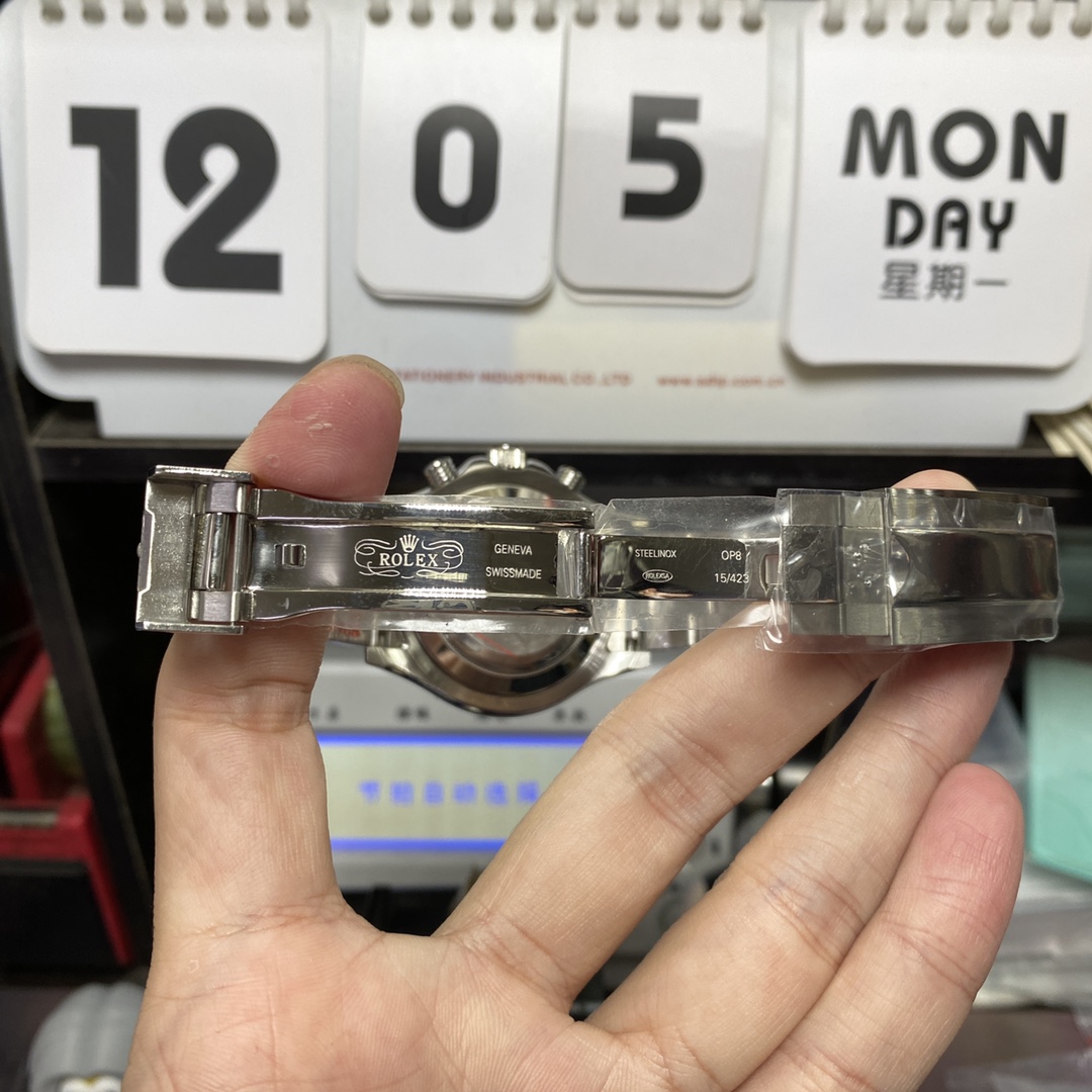 Rolex Yacht-Master series m116680-0002, Blue Ceramic Bezel White Dial Steel Bracelet, Chronograph function, 44mm Size.