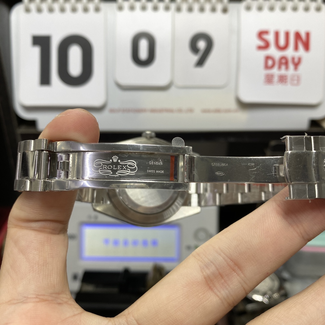 Rolex Datejust Series m126334-0017, Fluted Bezel with Black Dial and Stick Markers, 41mm Size.