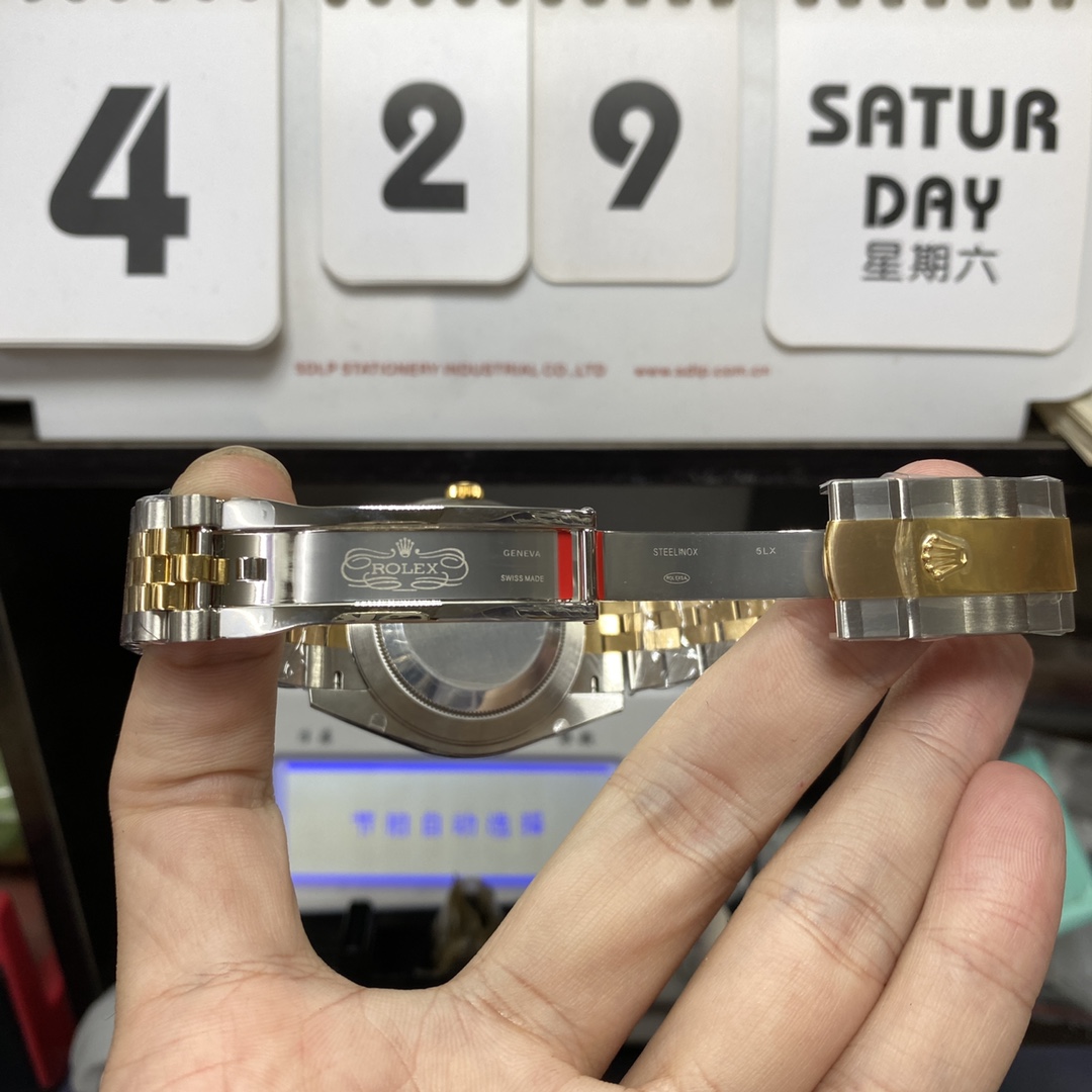 Rolex Datejust series m126333-0018, Two-Tone Gold Case with Mother-of-Pearl Dial, 41mm size, Jubilee stainless steel bracelet.