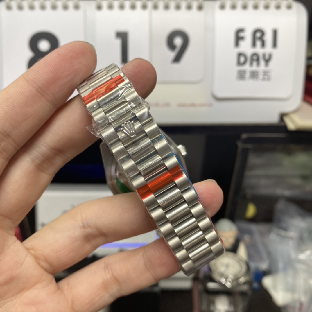 Rolex Day-Date Series m128236-0005, Gradient Blue Dial Diamond Hour Markers, 36mm Size.