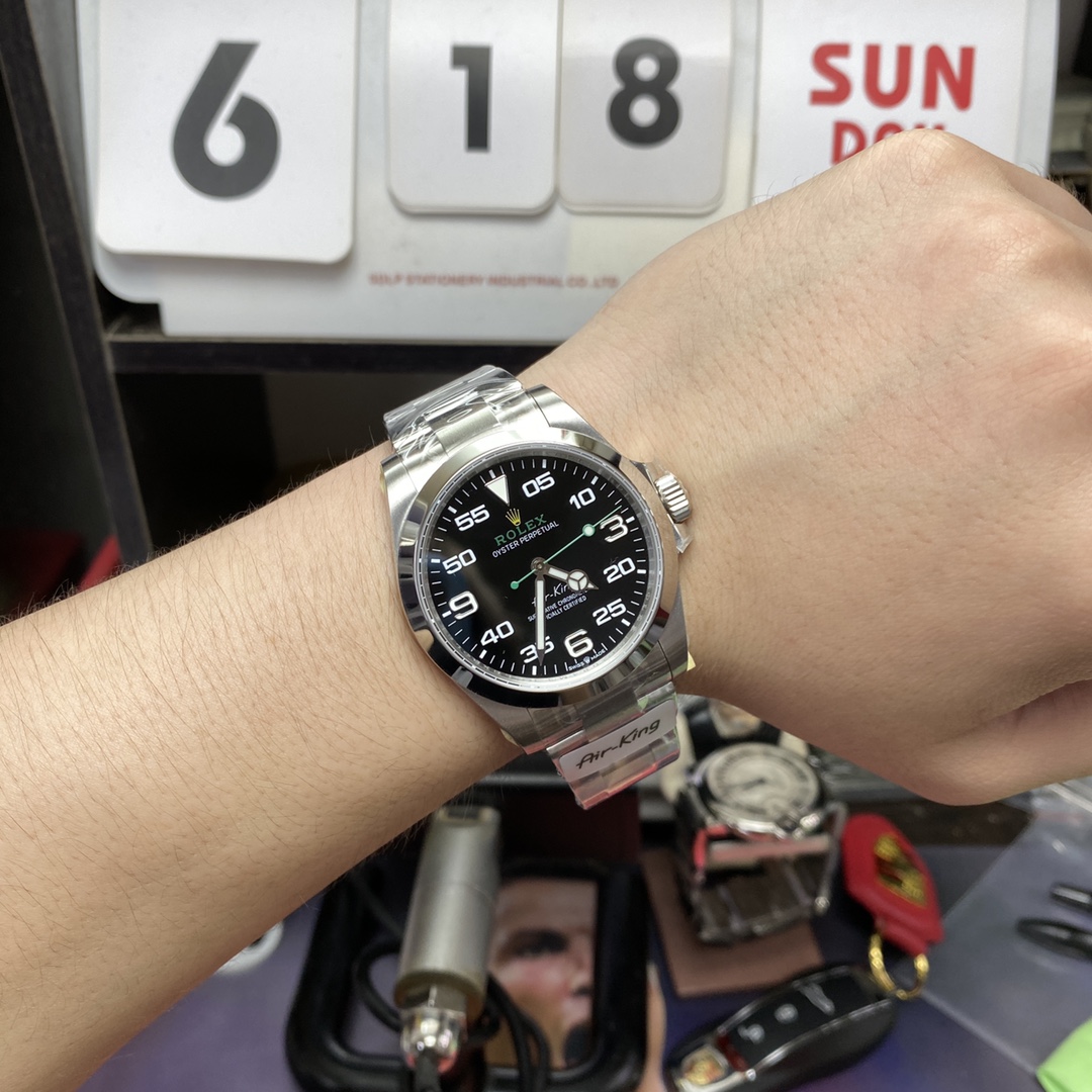 Rolex Air-King series M126900-0001, Green Hand, 40mm size.