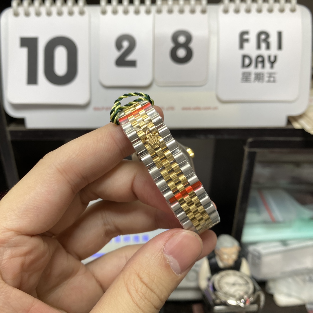 Rolex Datejust Series m278273-0018, Two-Tone Gold Case Grey Dial with Roman Numerals, 31mm size, Jubilee stainless steel bracelet.