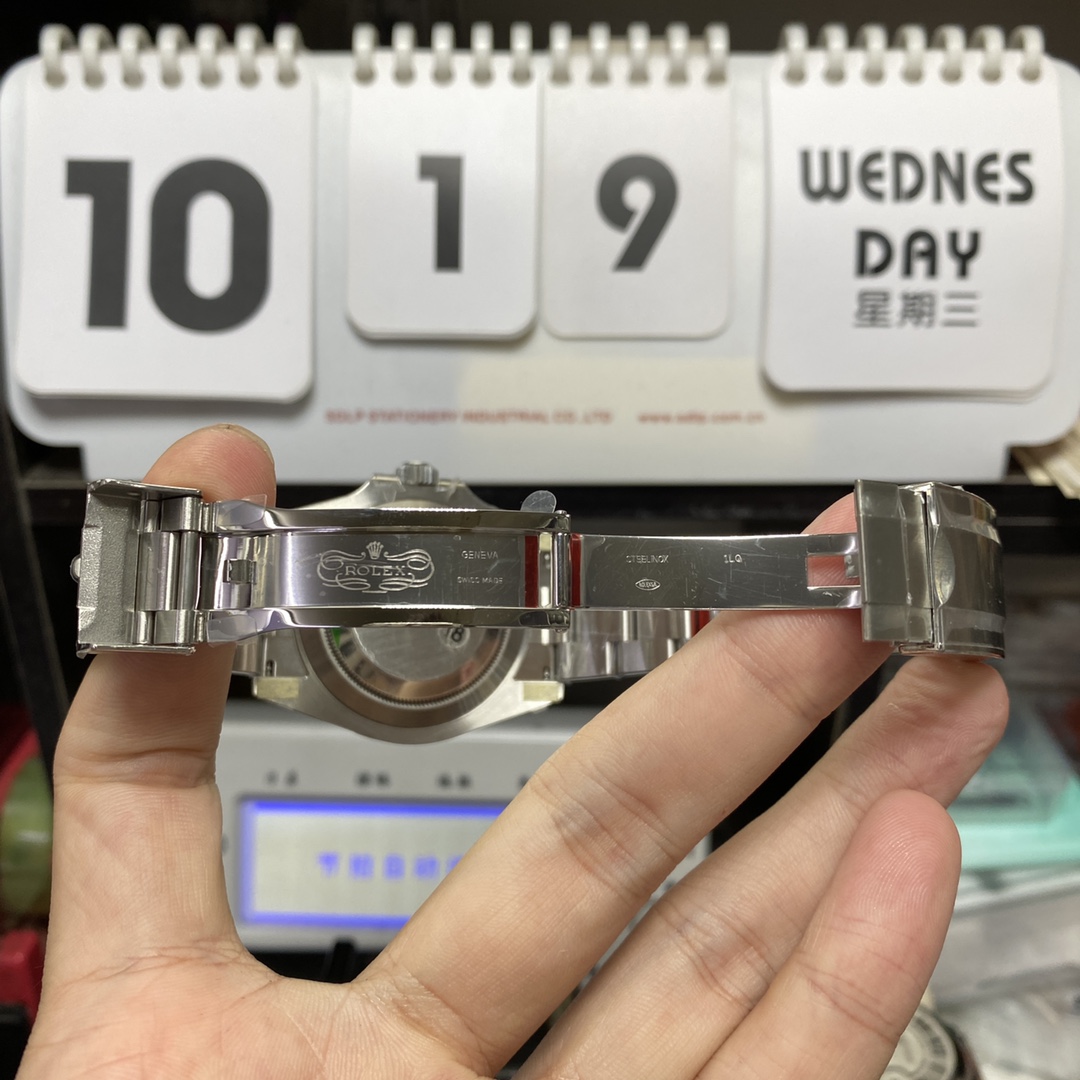 Rolex Submariner Series m126610ln-0001, Blackwater Ghost Added the function of reverse calendar adjustment, 41mm size.