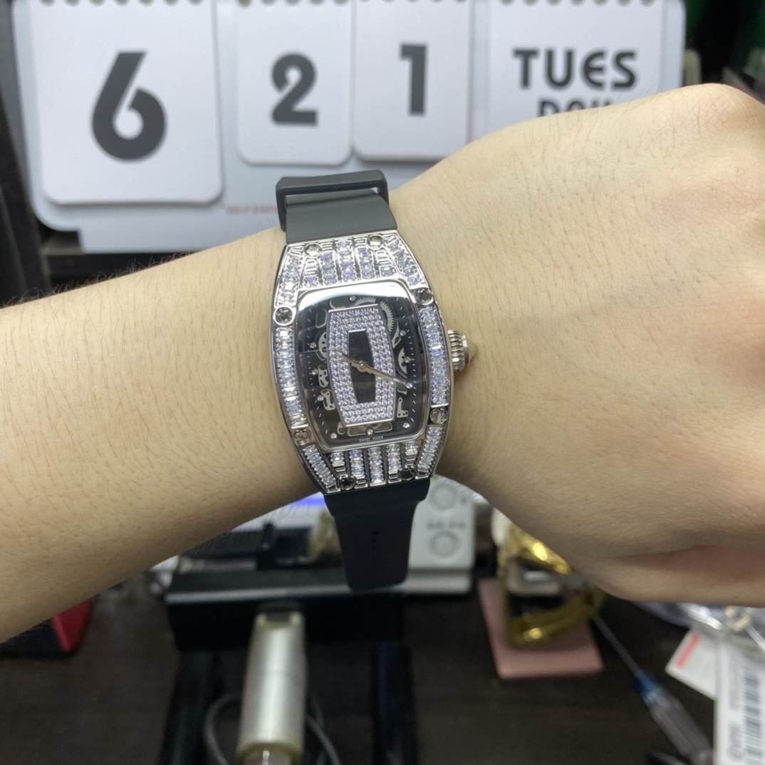 Richard Mille Men's Collection series RM07-01, Red Lips Fully Diamond-Set.