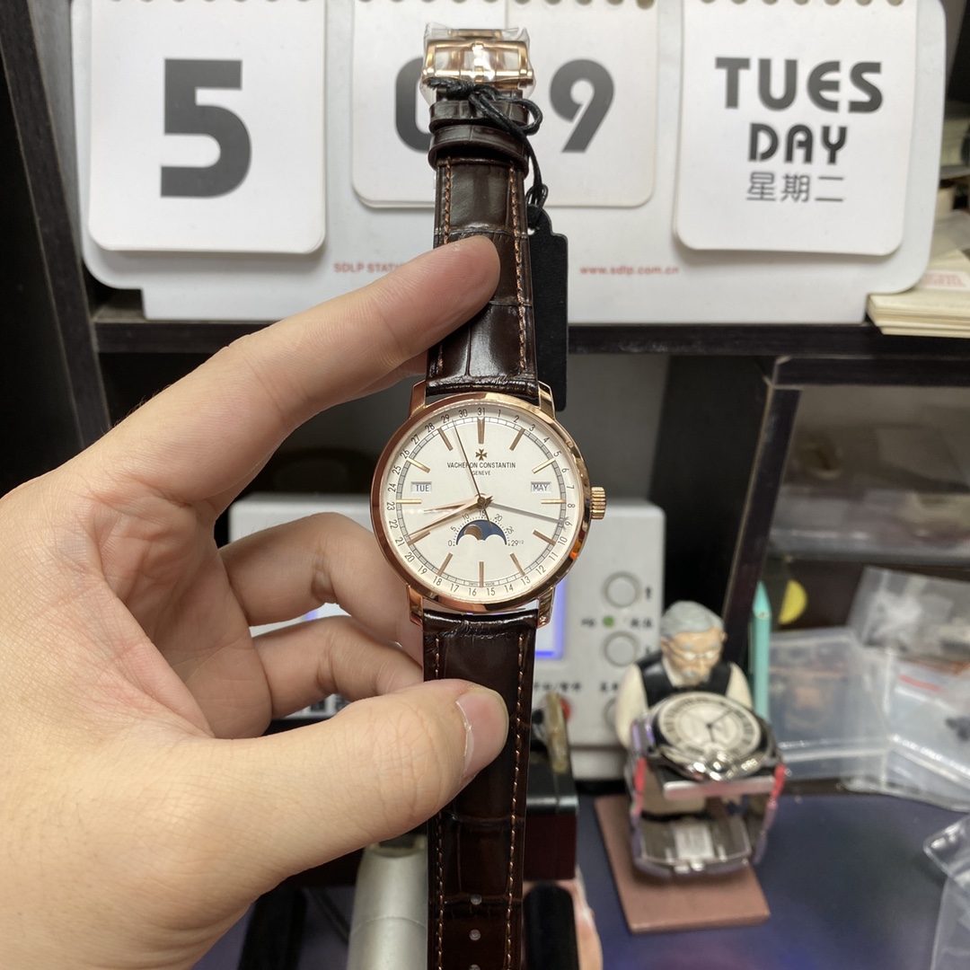 Vacheron Constantin Tradition Collection series 4010T000R-B344, Rose Gold Case White Dial, 41mm Size.