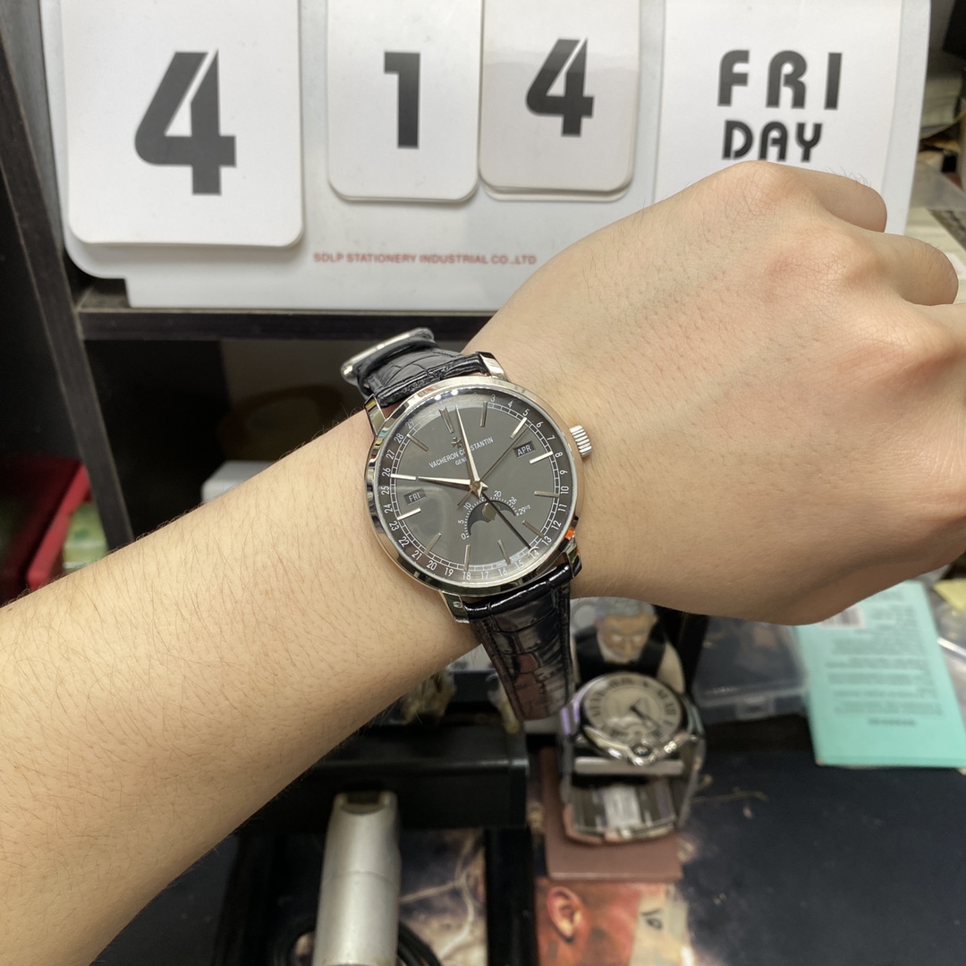 Vacheron Constantin Tradition Collection series 4010T000G-B740, White Case Grey Dial Full Calendar Watch, 41mm Size.