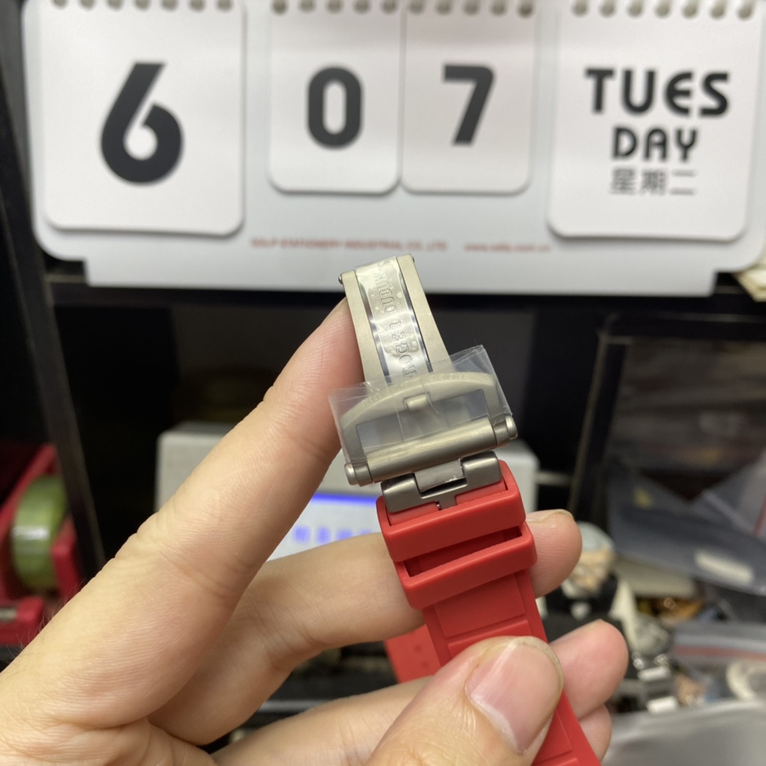 Roger Dubuis Royal Oak Series RDDBEX0545, Red Rubber Strap Titanium Case Carbon Fiber Movement Skeleton, 45mm Size.