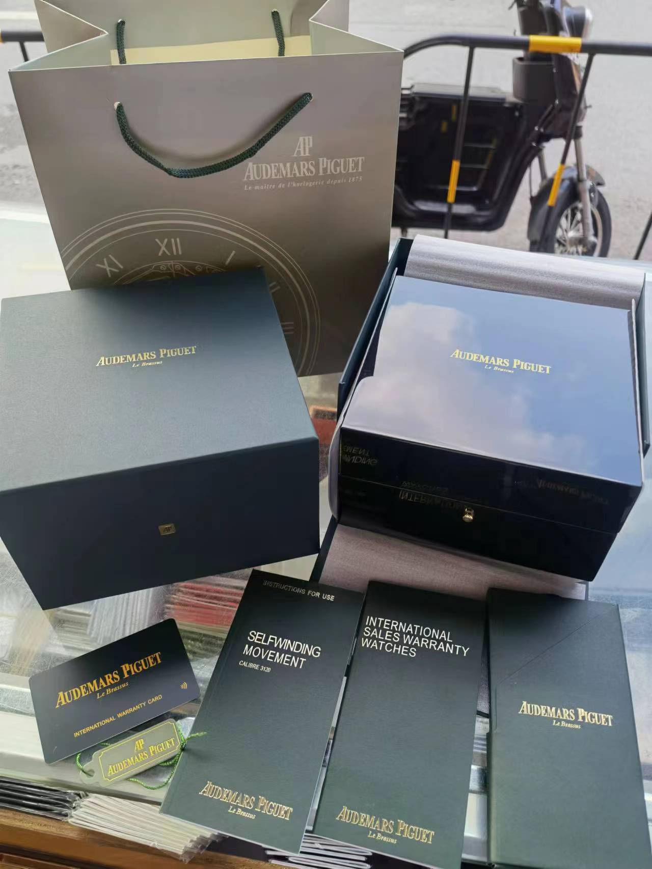 AUDEMARS PIGUET FULL SET 【ALL WOODEN】 Original BOX