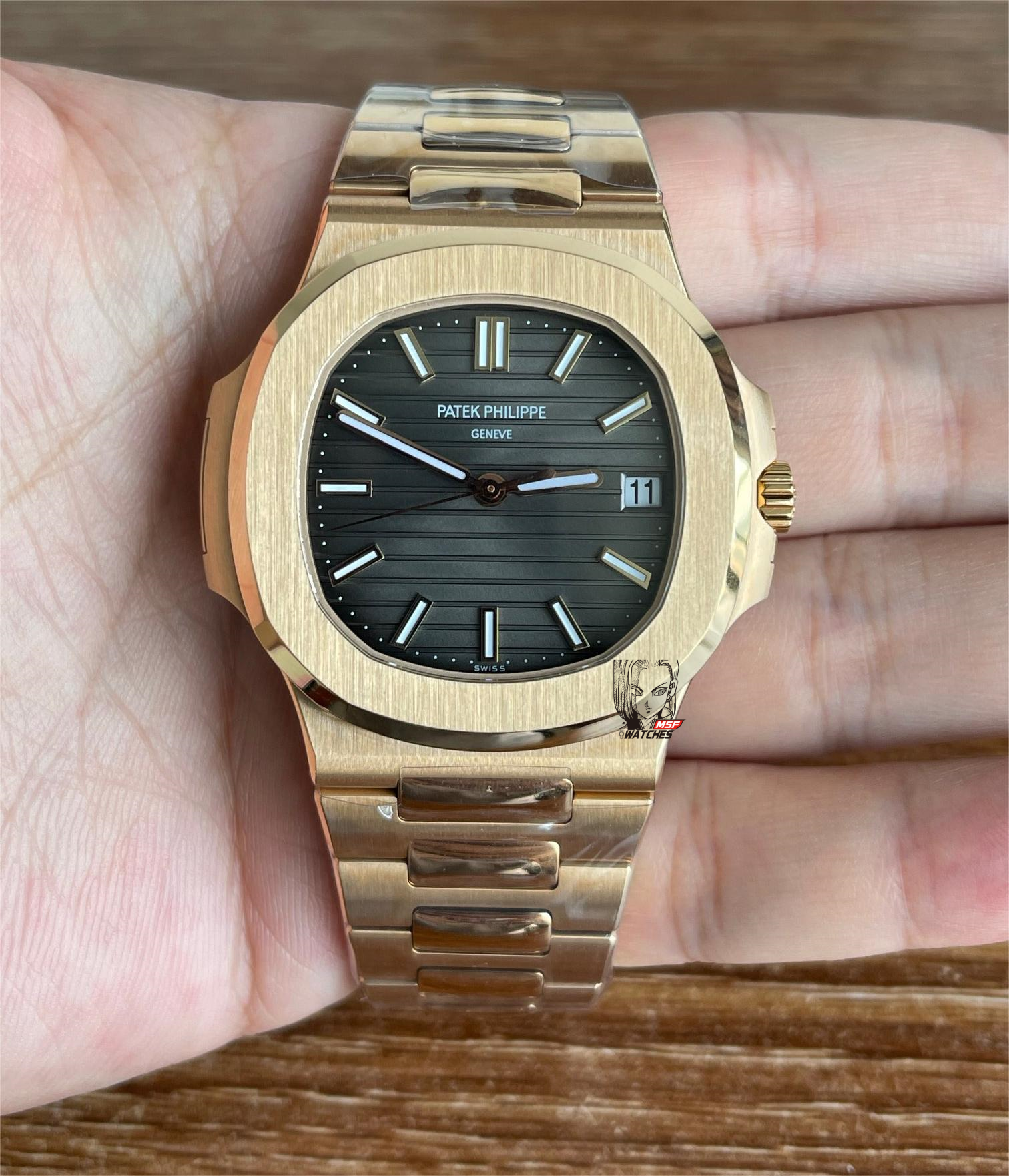 Patek Philippe Nautilus series 5711 Rose Gold Case with grey Dial Steel Bracelet, 40mm Size.