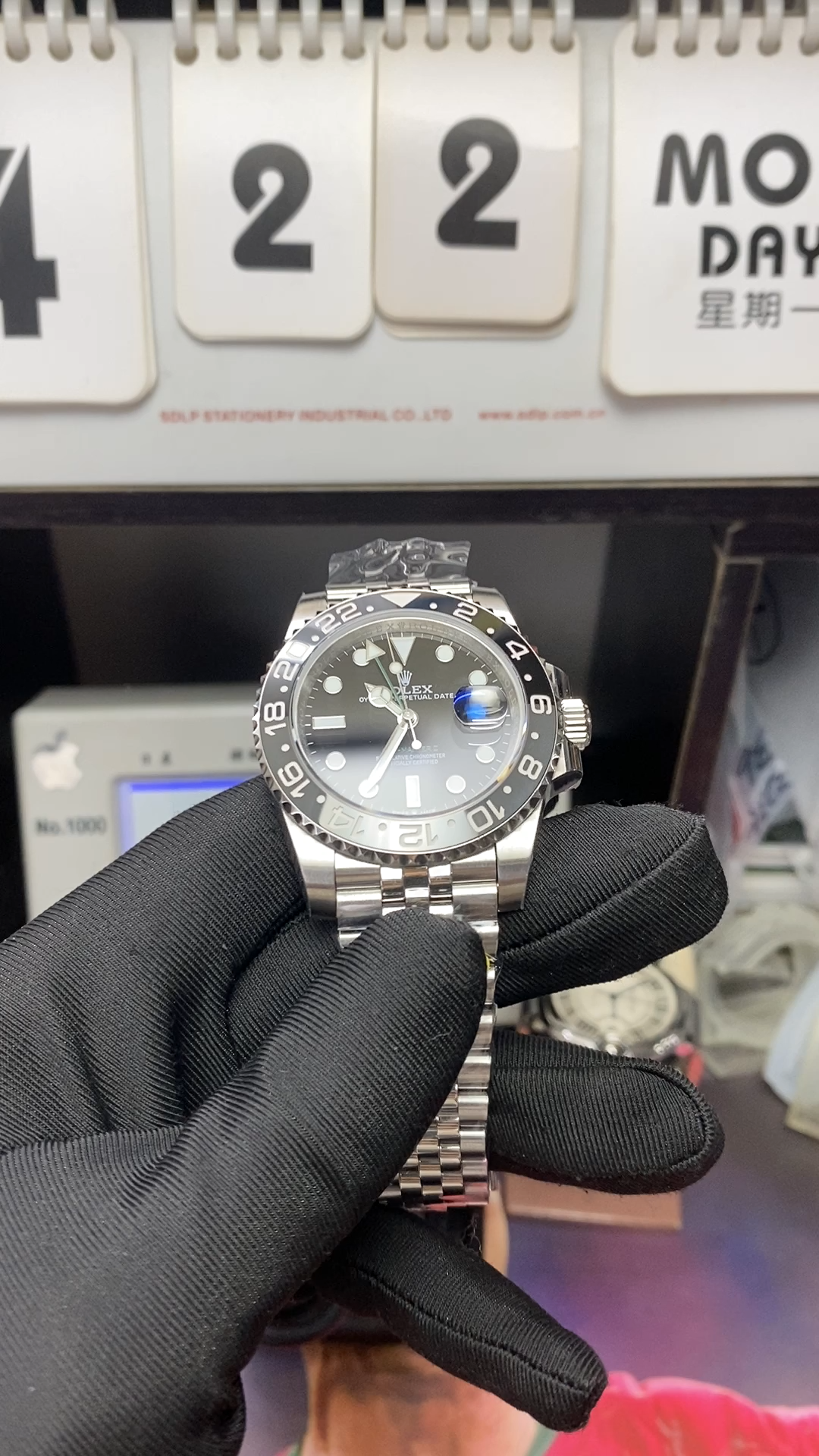 Rolex GMT-Master II Series Watch Model 2024 NEW M126710GRNR-0003 40mm